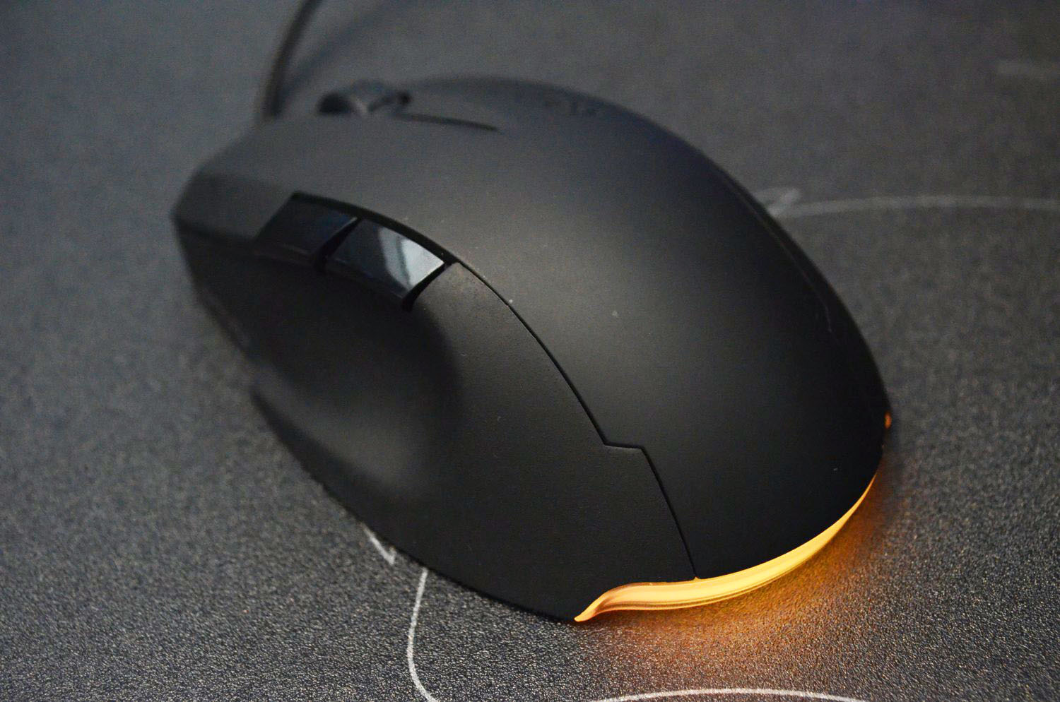 Самая лучшая мышь. Мышь Roccat savu Mouse Black USB. Компьютерная мышь 1920 1080. Мышка из камня компьютерная.